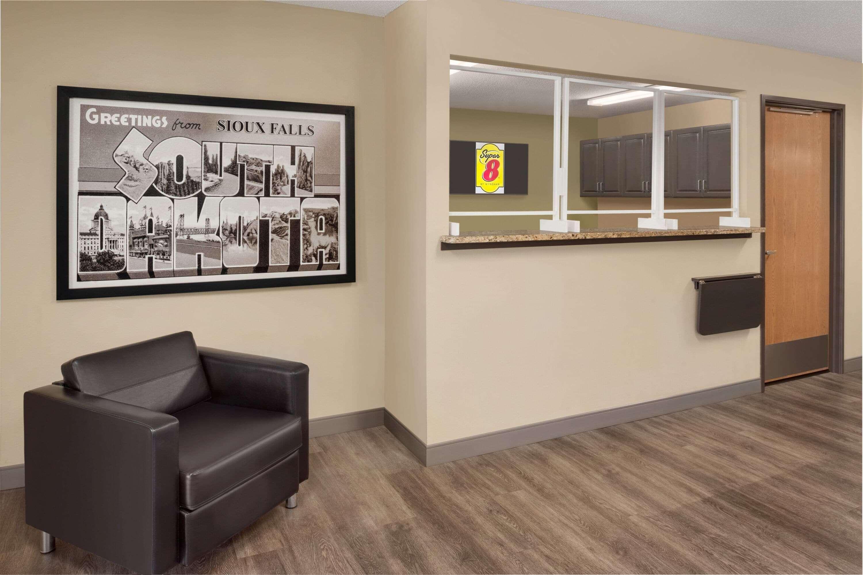 Super 8 By Wyndham Sioux Falls Exterior photo